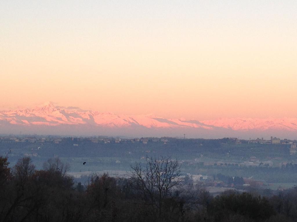Ecolodge Langhe Cherasco Buitenkant foto