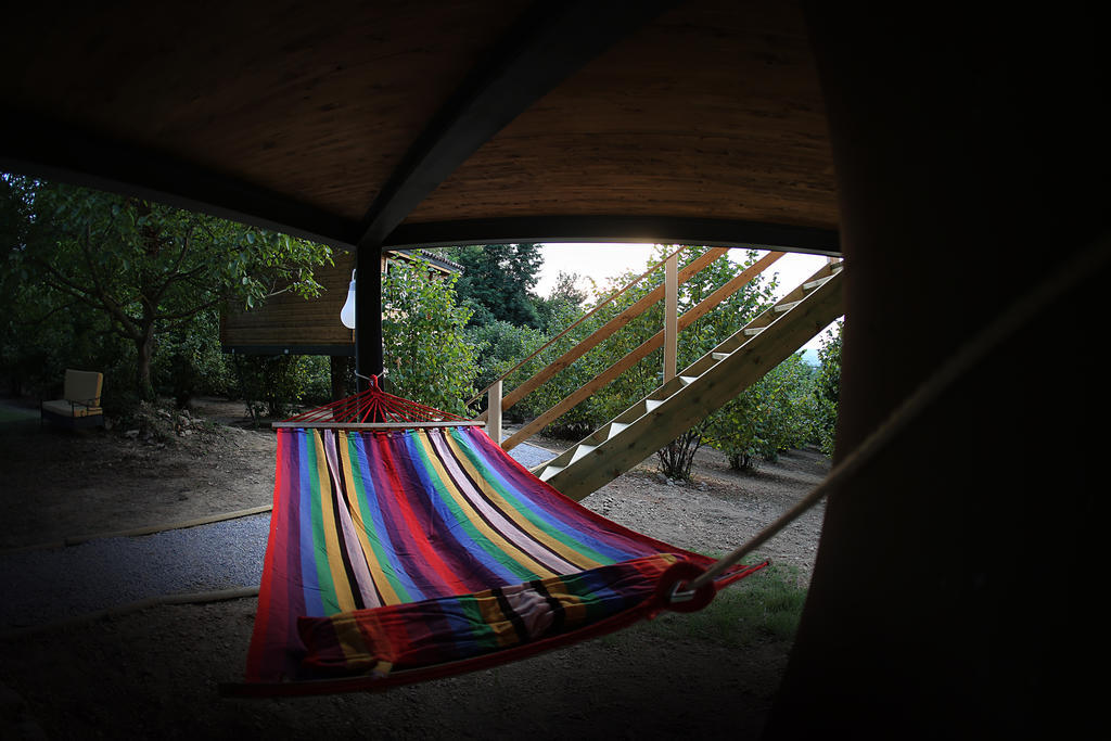 Ecolodge Langhe Cherasco Buitenkant foto