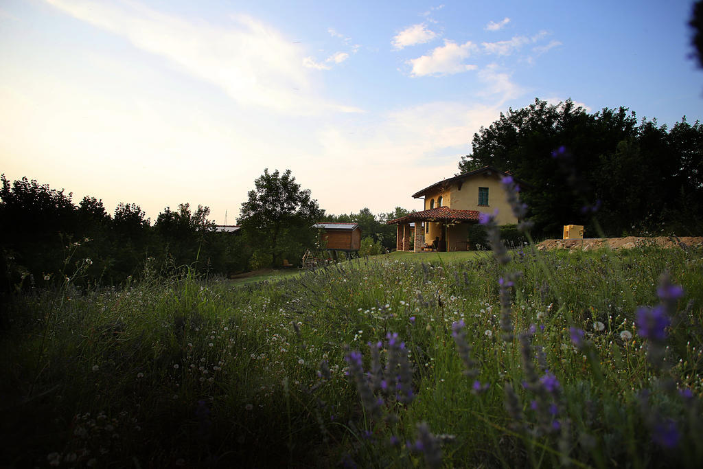 Ecolodge Langhe Cherasco Buitenkant foto