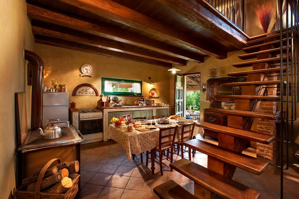 Ecolodge Langhe Cherasco Buitenkant foto
