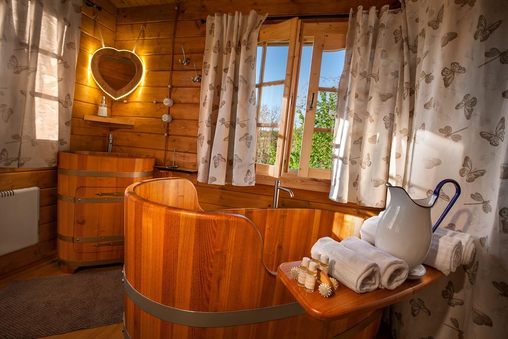 Ecolodge Langhe Cherasco Buitenkant foto